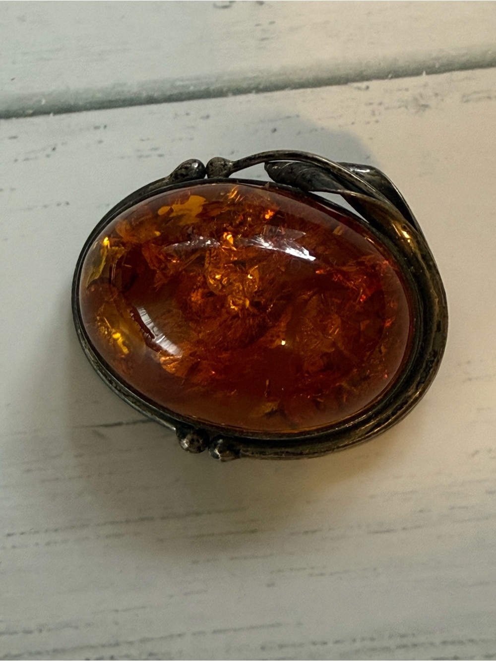 Vintage Amber Oval Brooch in Deep Cognac - Unbranded